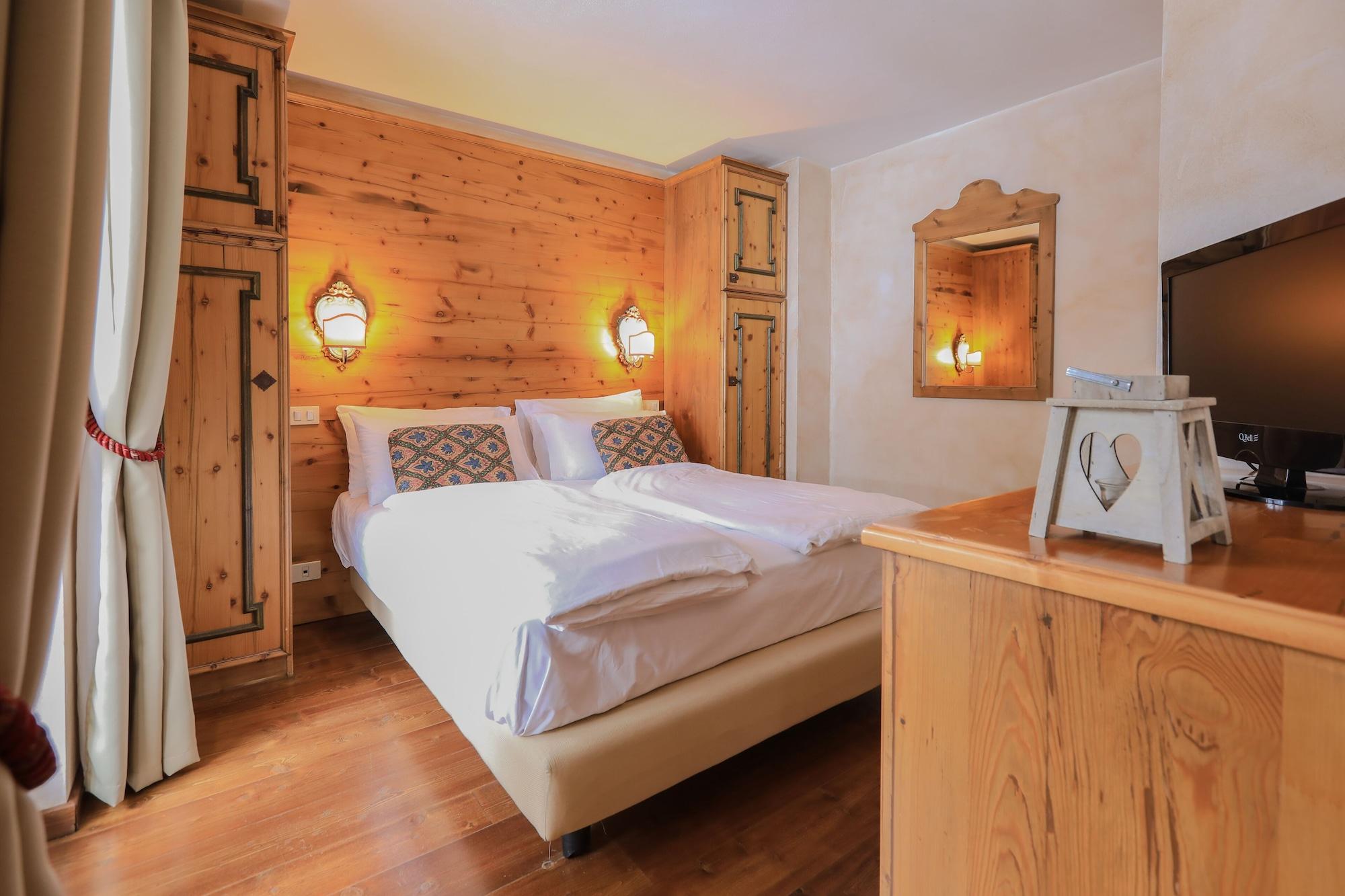 Hotel Perla Madonna di Campiglio Exterior photo