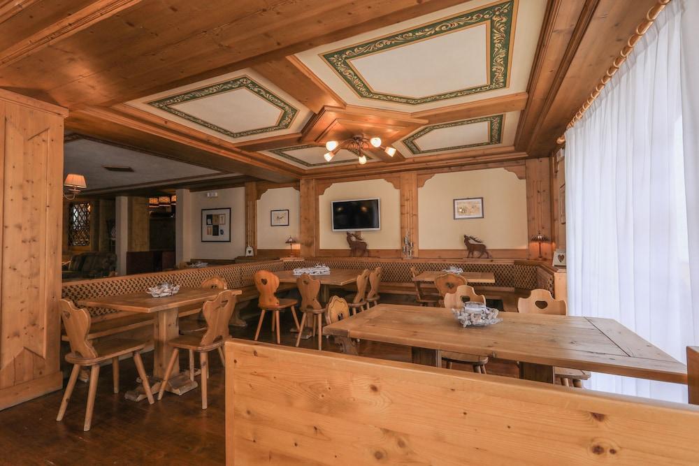Hotel Perla Madonna di Campiglio Exterior photo