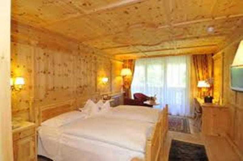 Hotel Perla Madonna di Campiglio Exterior photo