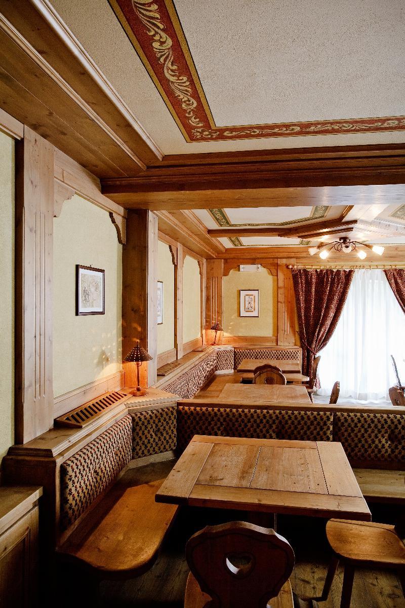 Hotel Perla Madonna di Campiglio Exterior photo