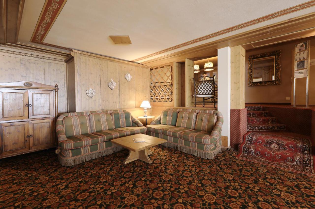 Hotel Perla Madonna di Campiglio Exterior photo